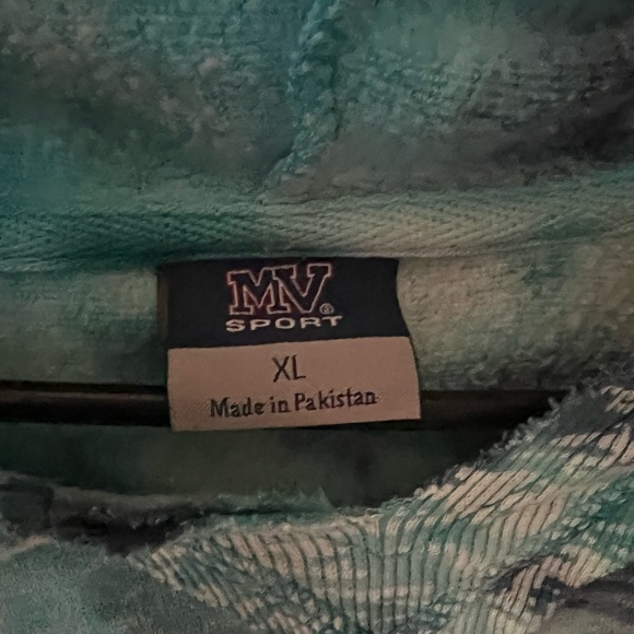 Size xl tie dyed hoodie - Picture 2 of 2